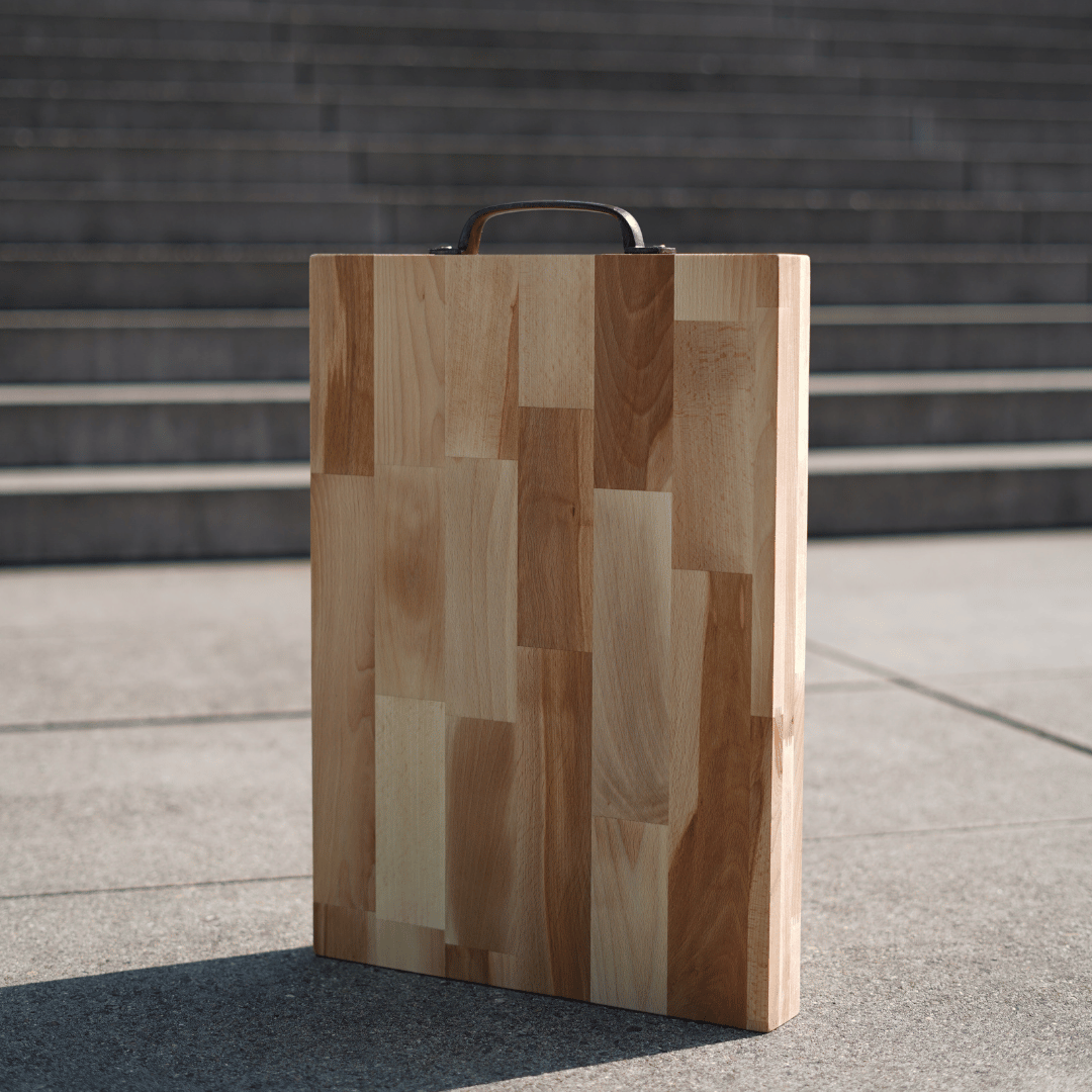 DAS BRETT XXL - Massiv aus Buchenleimholz – mit Gusseisen-Griff – 60 × 40 × 5,5 cm