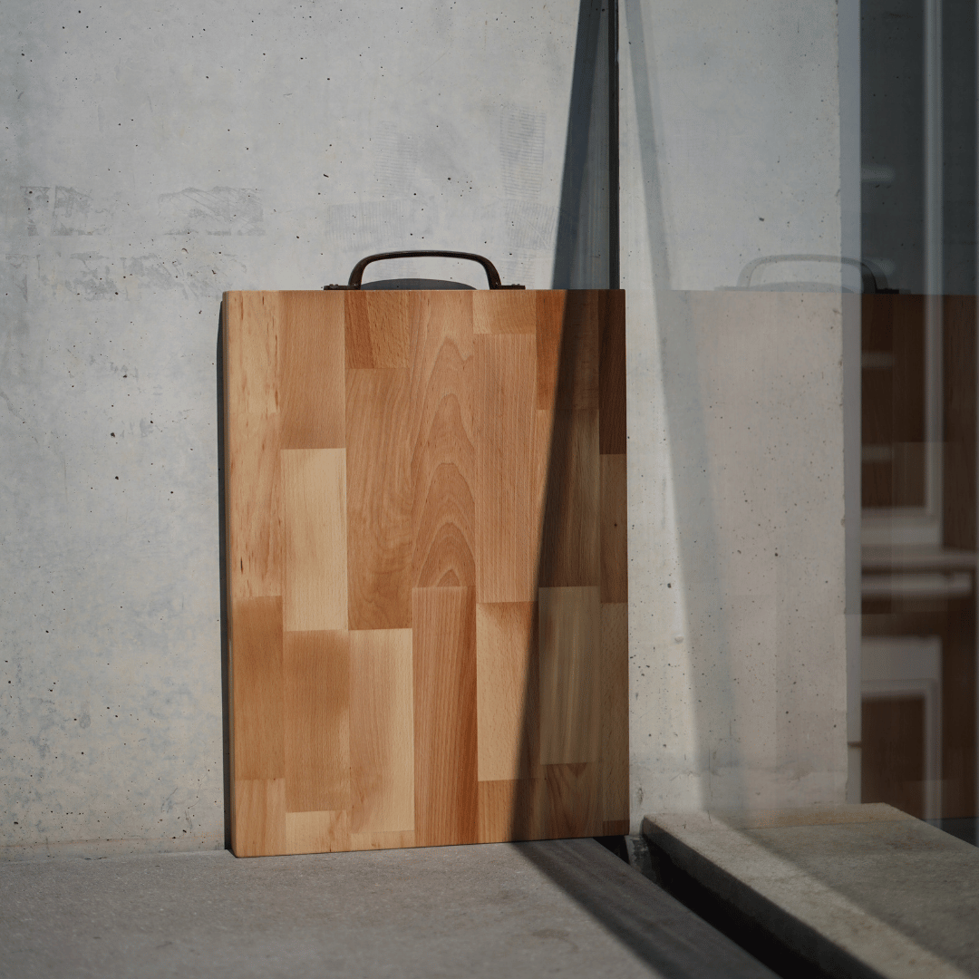 DAS BRETT XXL - Massiv aus Buchenleimholz – mit Gusseisen-Griff – 60 × 40 × 5,5 cm