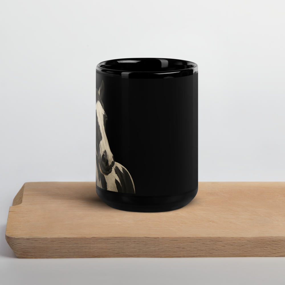 Wunderschöne Pferdetasse – Schwarze Keramik mit naturgetreuem Motiv
